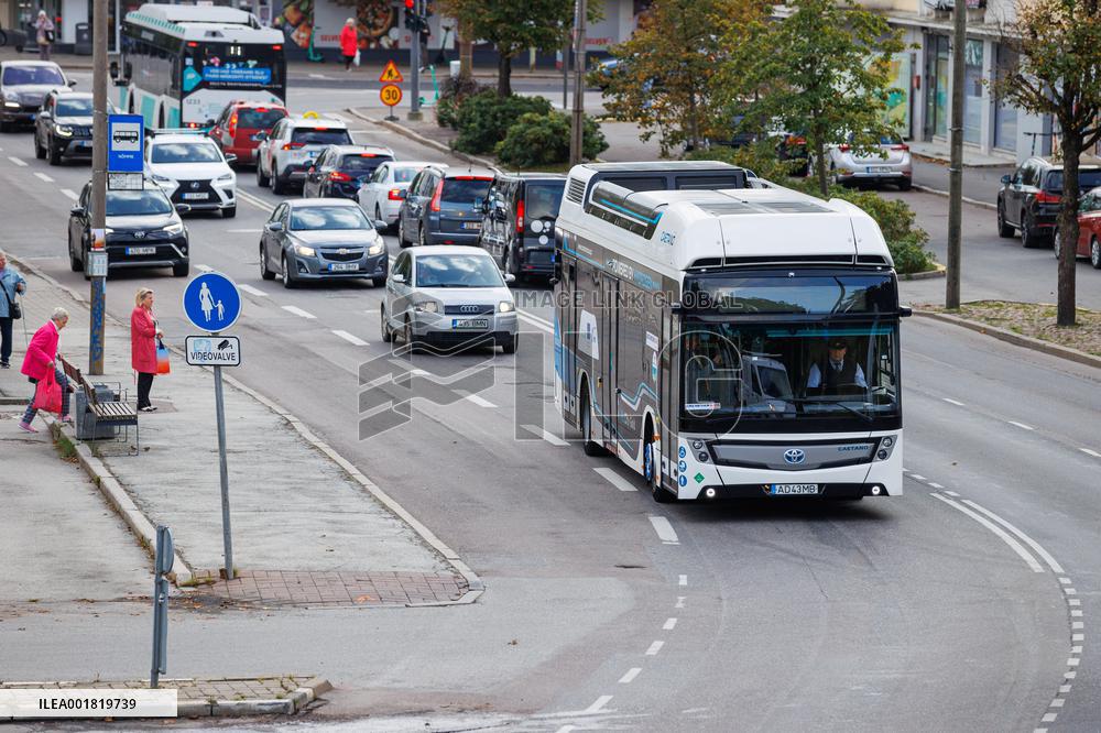City of Tallinn test-driving hydrogen buses