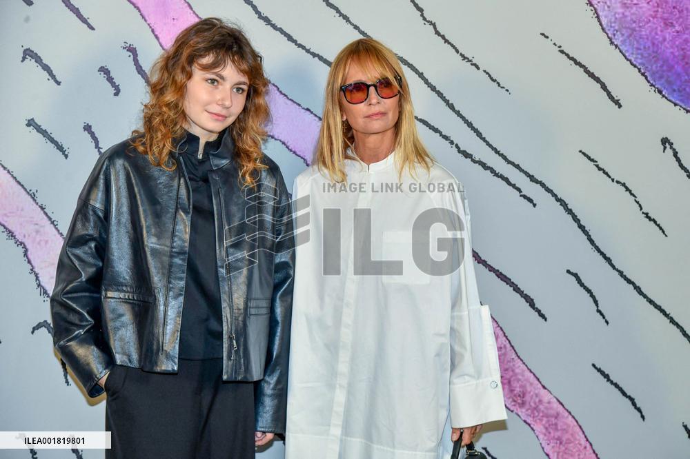 PFW - Shiatzy Chen Photocall