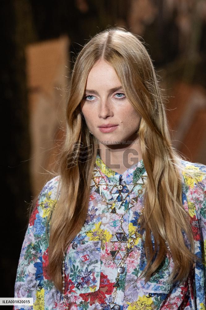 PFW Chanel Runway Rianne Van Rompaey