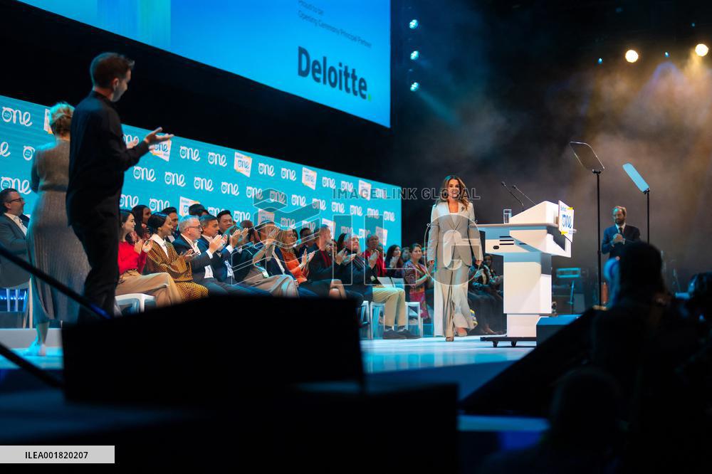 Queen Rania At The One Young World Summit - Belfast