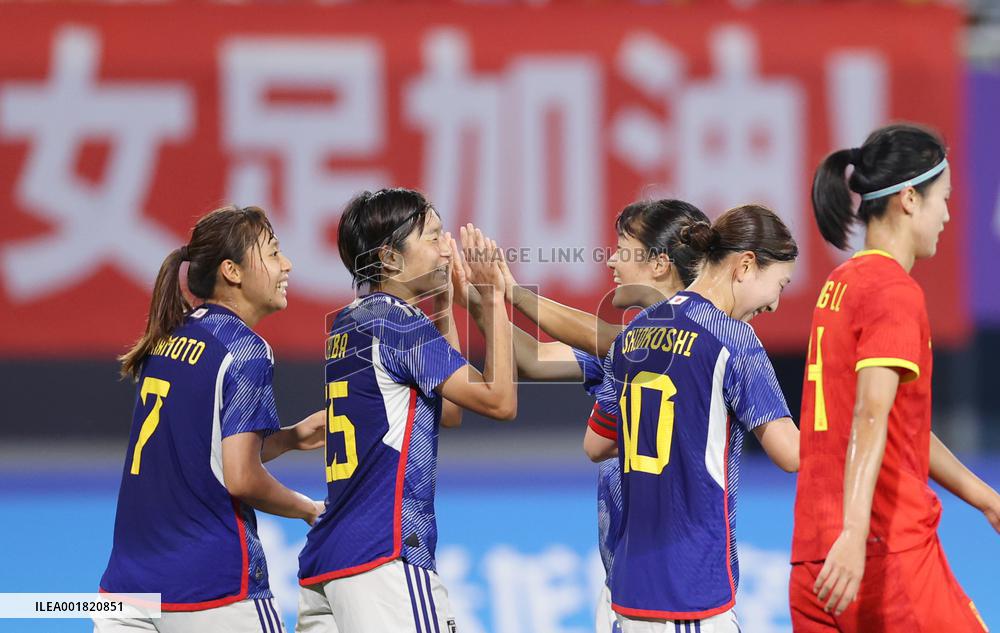 (SP)CHINA-HANGZHOU-ASIAN GAMES-WOMEN'S FOOTBALL-CHN VS JPN(CN)