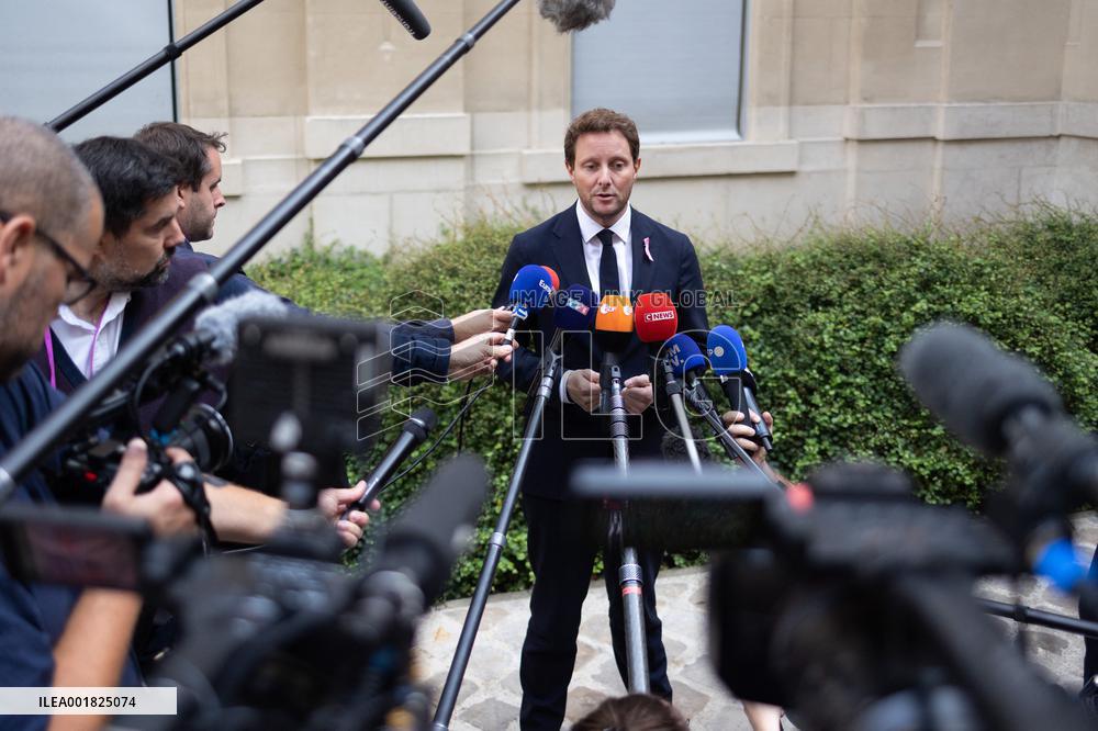 Clement Beaune emergency meeting about bedbugs - Paris