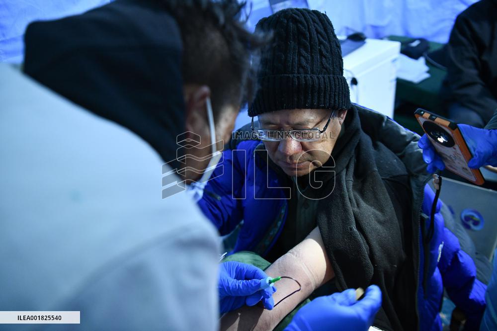 (EyesonSci)CHINA-MOUNT CHO OYU BASE CAMP-HEALTH RESEARCH (CN)