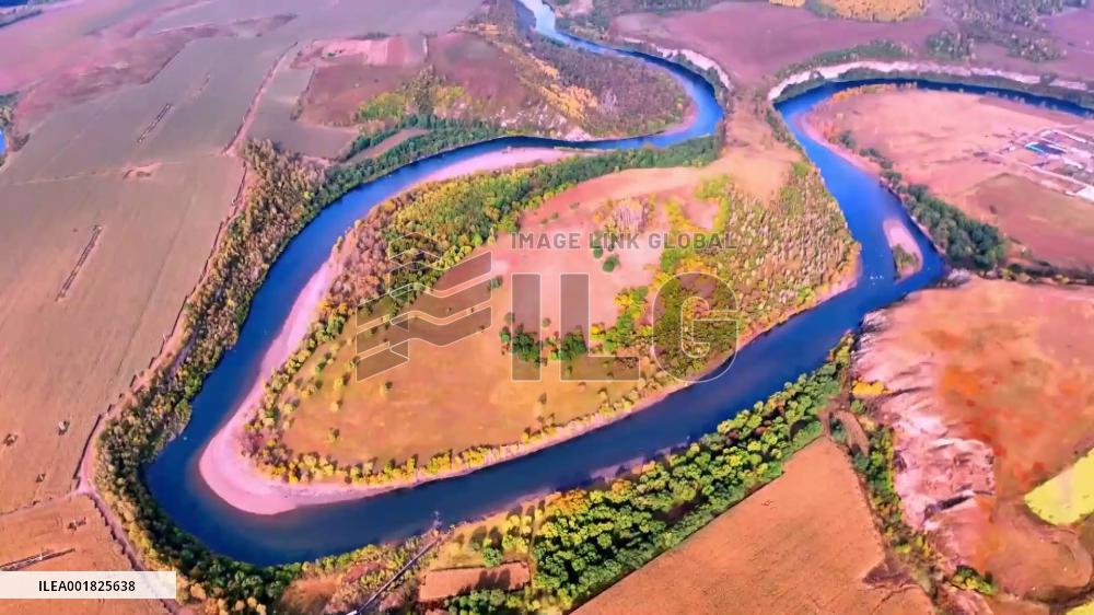 A glimpse of breathtaking autumn scenery in N China