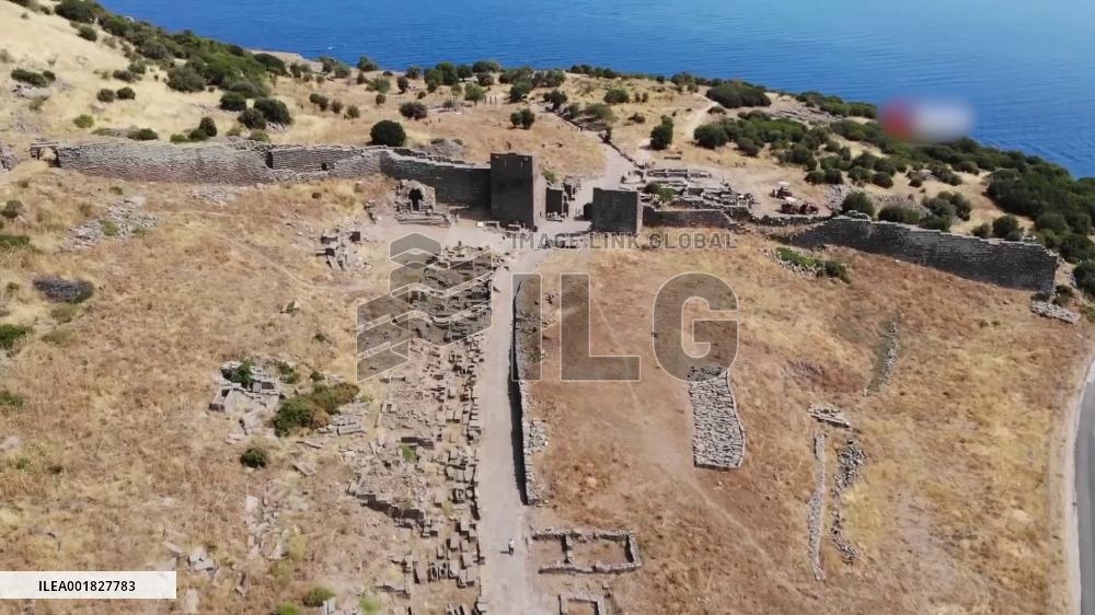 Ancient trident harpoon unearthed in Türkiye