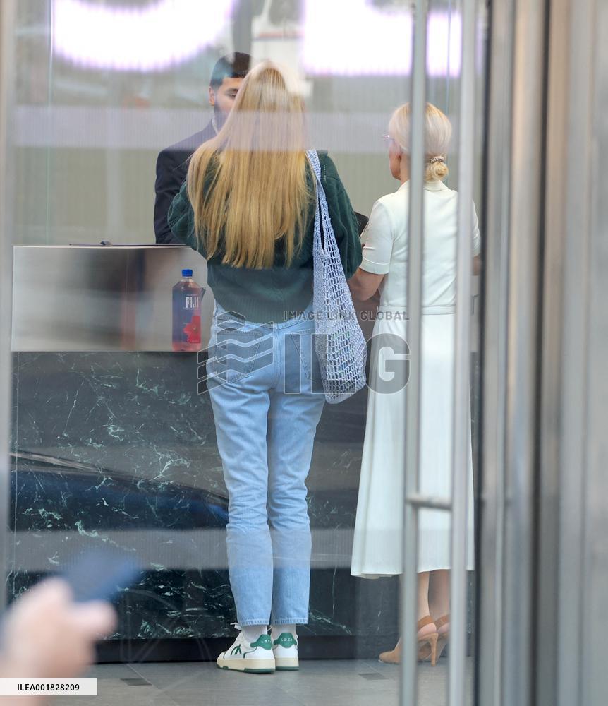Sophie Turner And Joe Jonas Arrive For Mediation - NYC