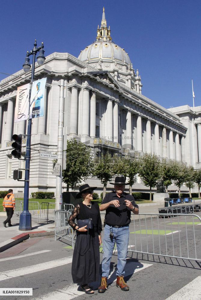 U.S. Sen. Feinstein's casket in SF