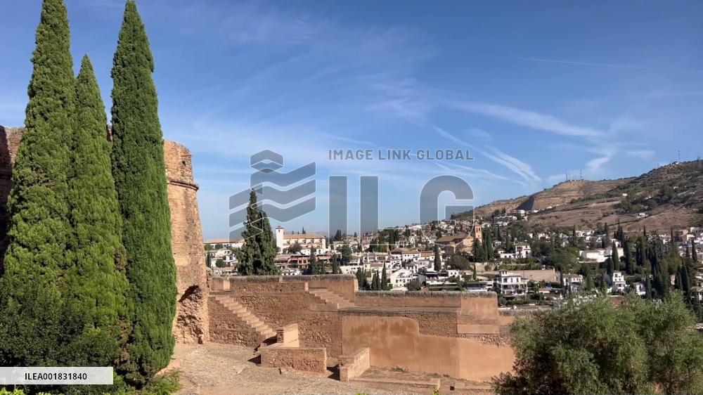 European leaders discuss strategic issues at European Political Community meeting