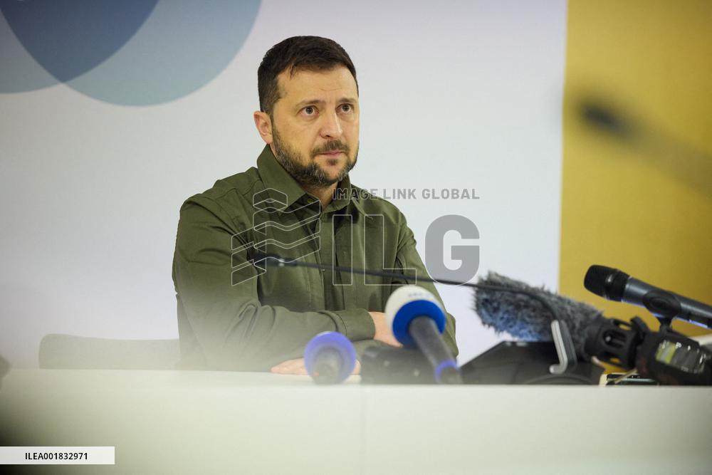 Zelensky At The EU Political Community Summit - Granada