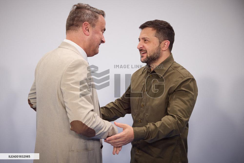Zelensky At The EU Political Community Summit - Granada