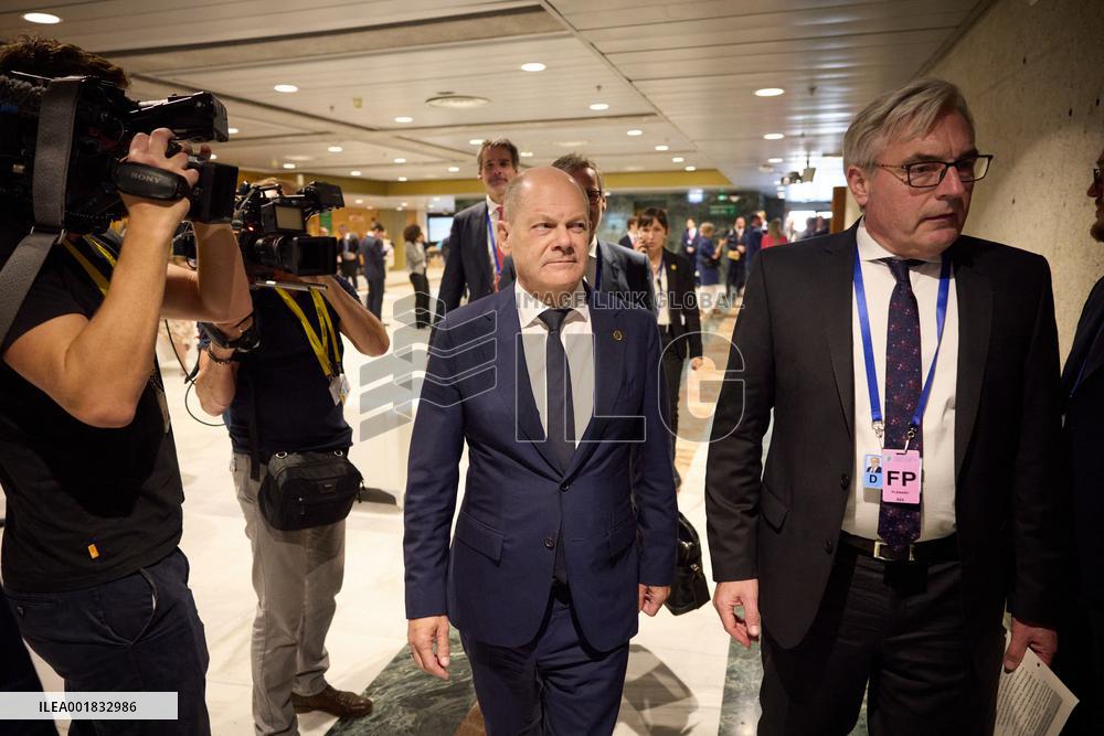 Zelensky At The EU Political Community Summit - Granada