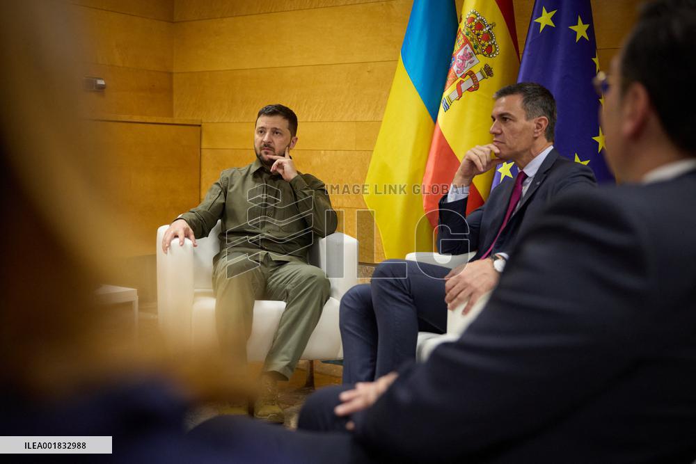 Zelensky At The EU Political Community Summit - Granada
