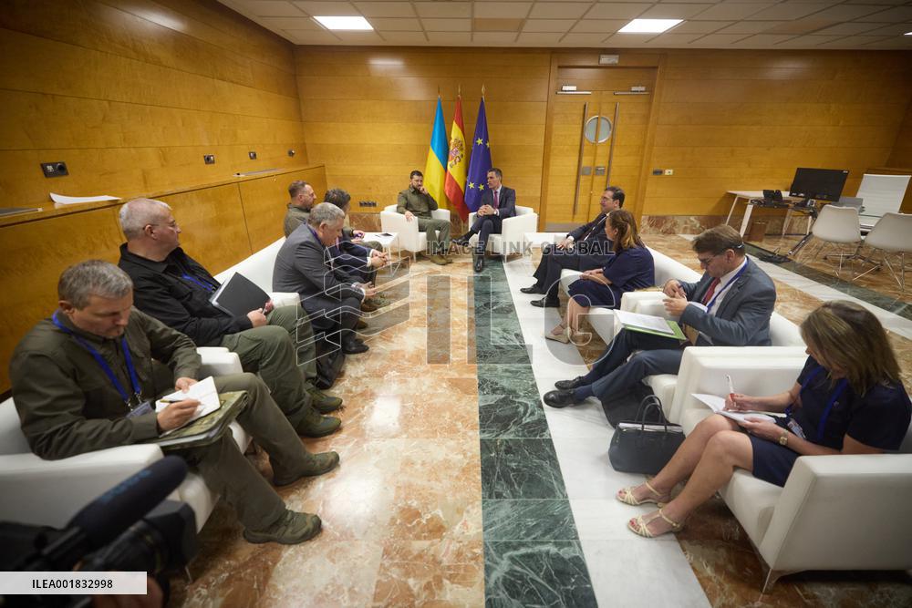 Zelensky At The EU Political Community Summit - Granada