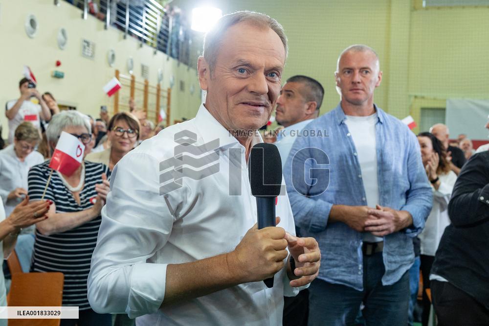 Donald Tusk Holds A Campaign Rally - Poland