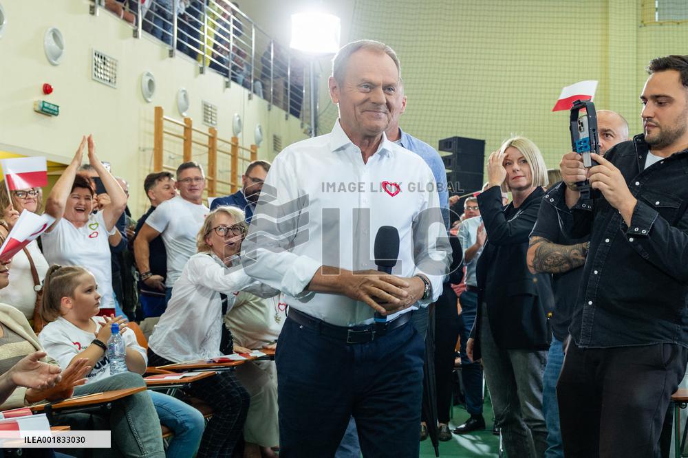 Donald Tusk Holds A Campaign Rally - Poland