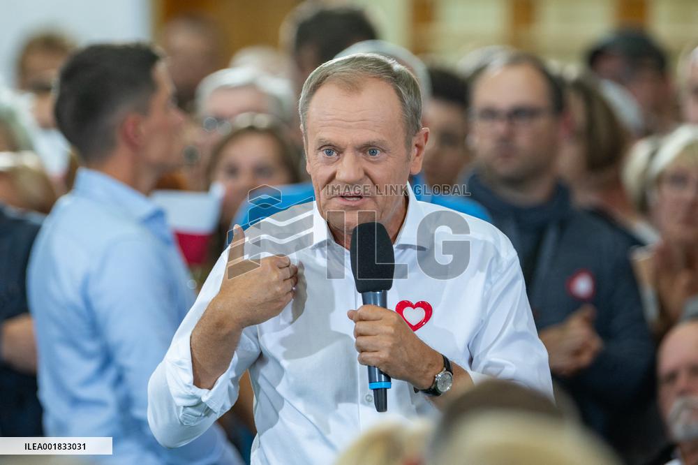 Donald Tusk Holds A Campaign Rally - Poland