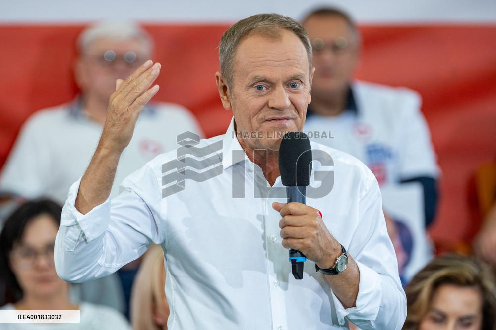 Donald Tusk Holds A Campaign Rally - Poland