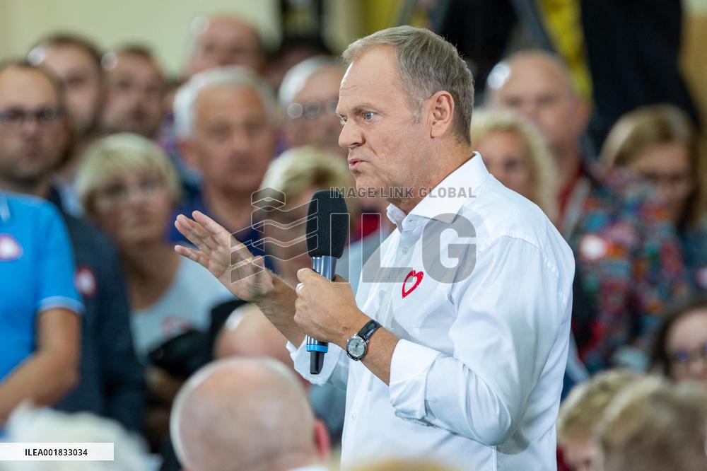Donald Tusk Holds A Campaign Rally - Poland