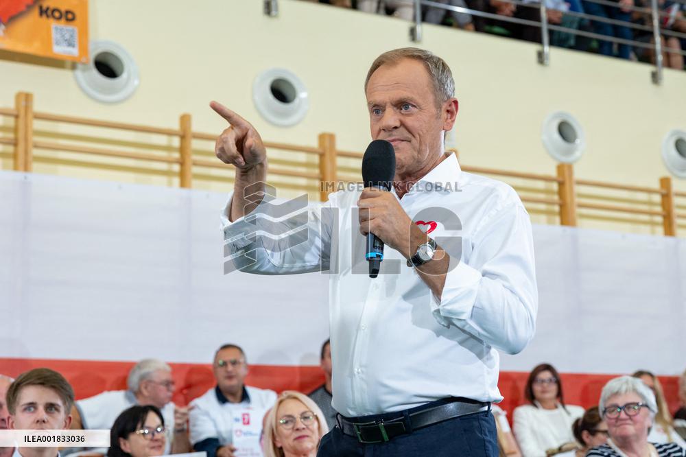 Donald Tusk Holds A Campaign Rally - Poland