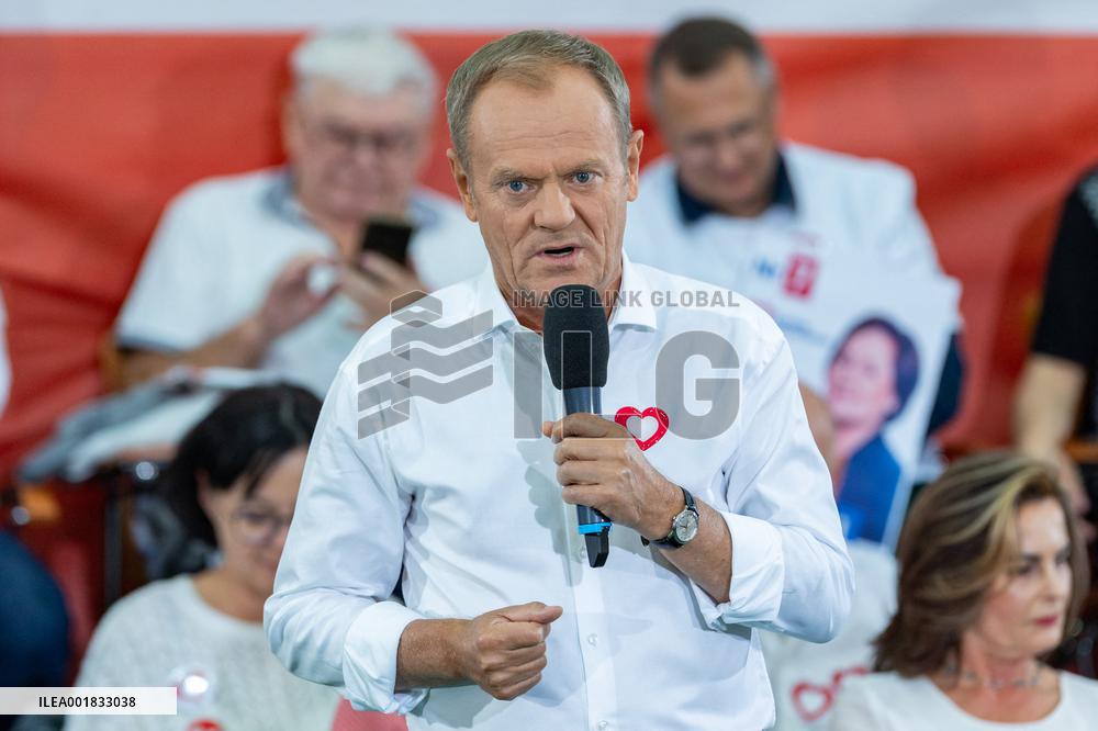 Donald Tusk Holds A Campaign Rally - Poland