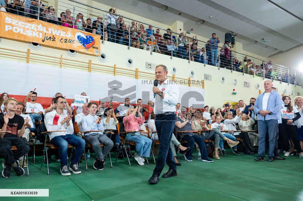 Donald Tusk Holds A Campaign Rally - Poland