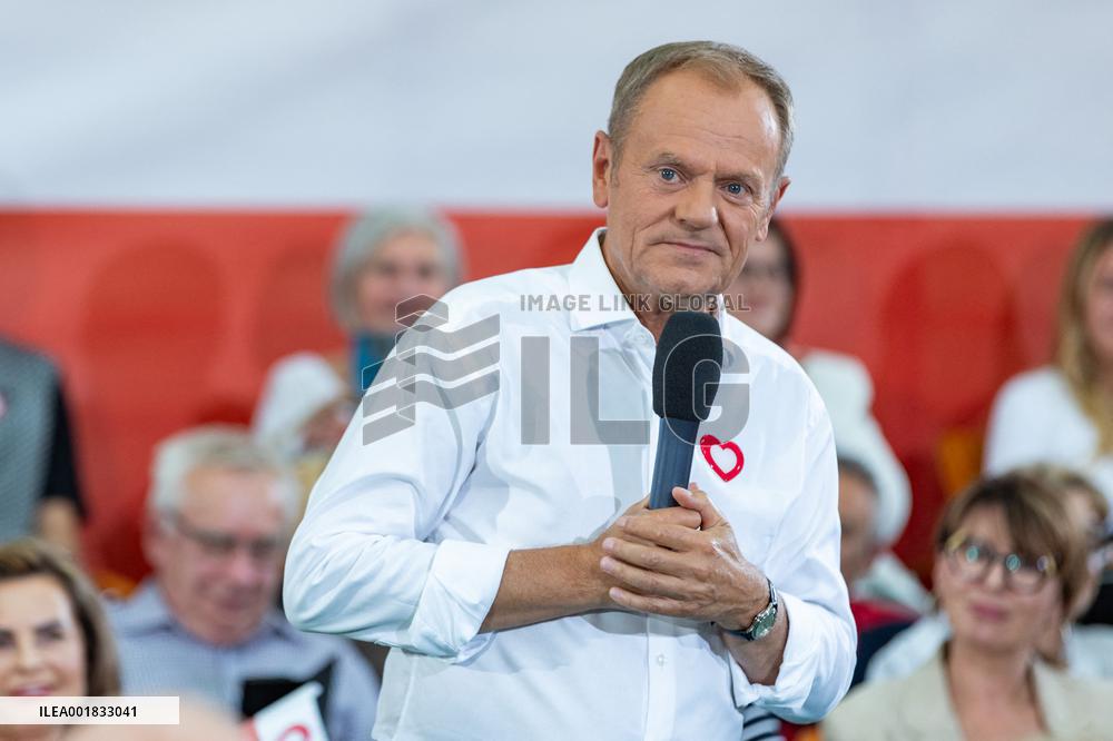 Donald Tusk Holds A Campaign Rally - Poland