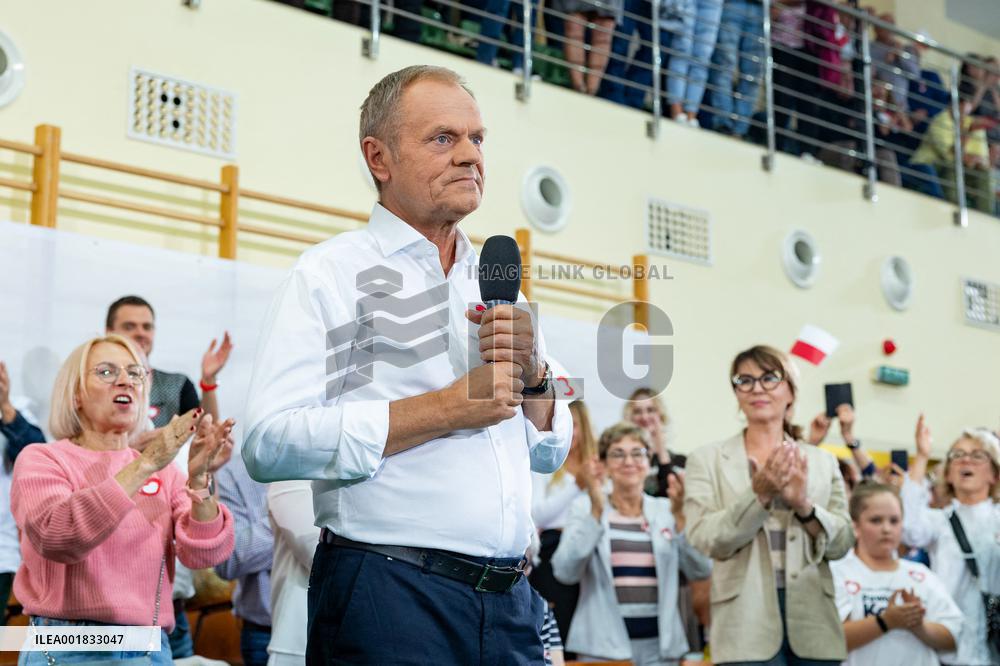 Donald Tusk Holds A Campaign Rally - Poland
