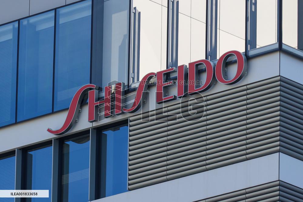 Shiseido's exterior, logo and signage