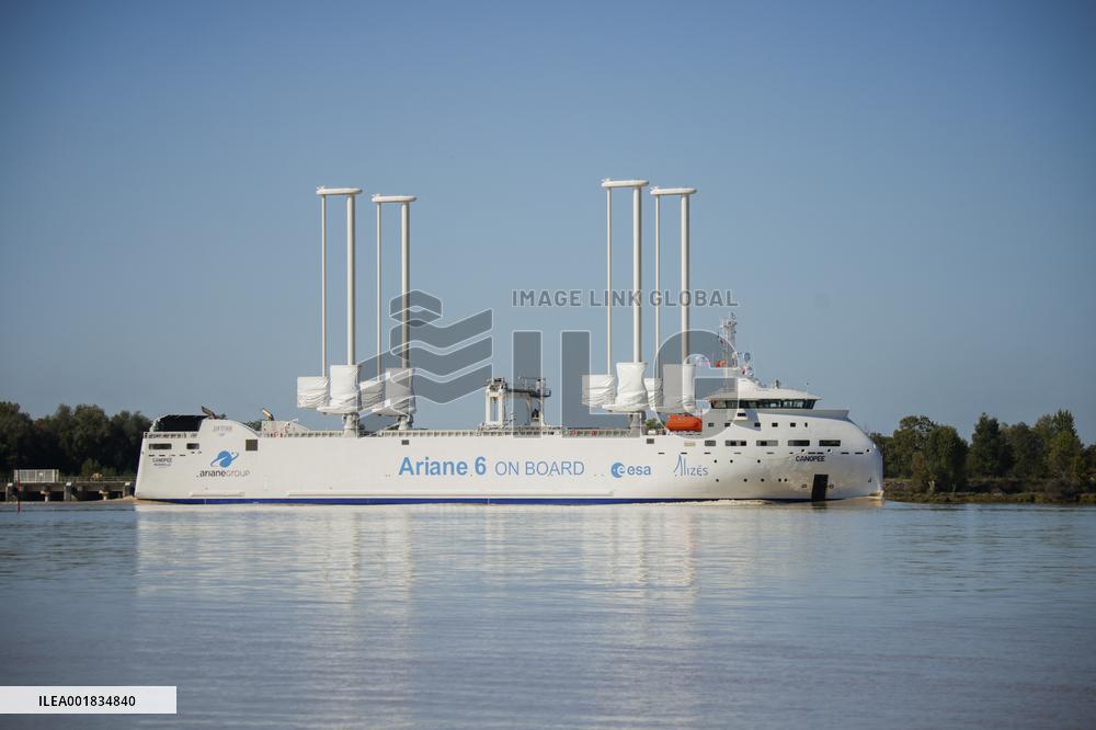 Canopee, 121-Metre Long Cargo Ship - Bordeaux