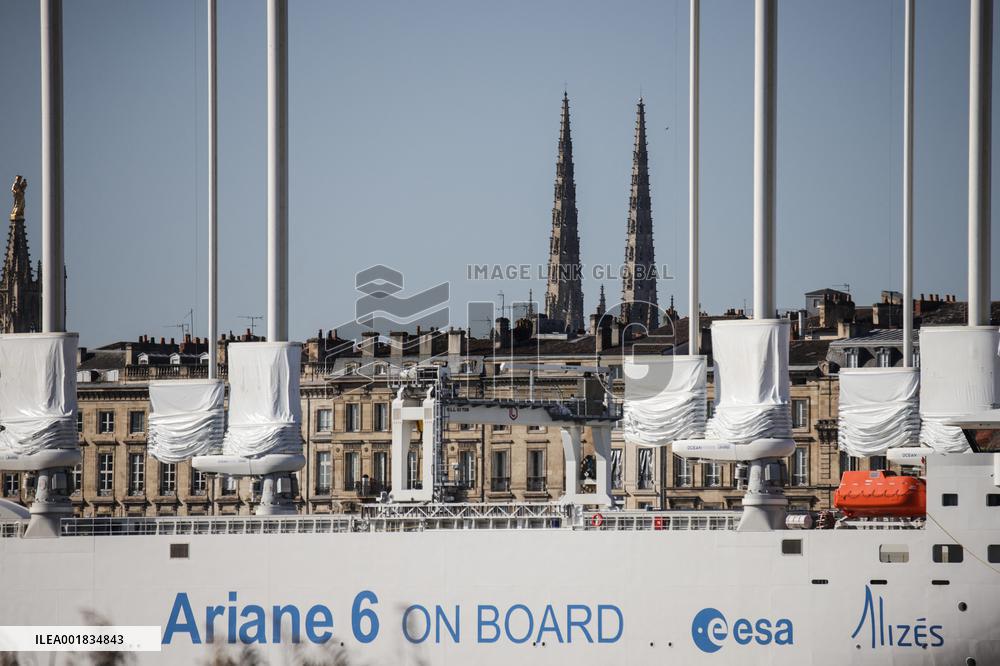 Canopee, 121-Metre Long Cargo Ship - Bordeaux