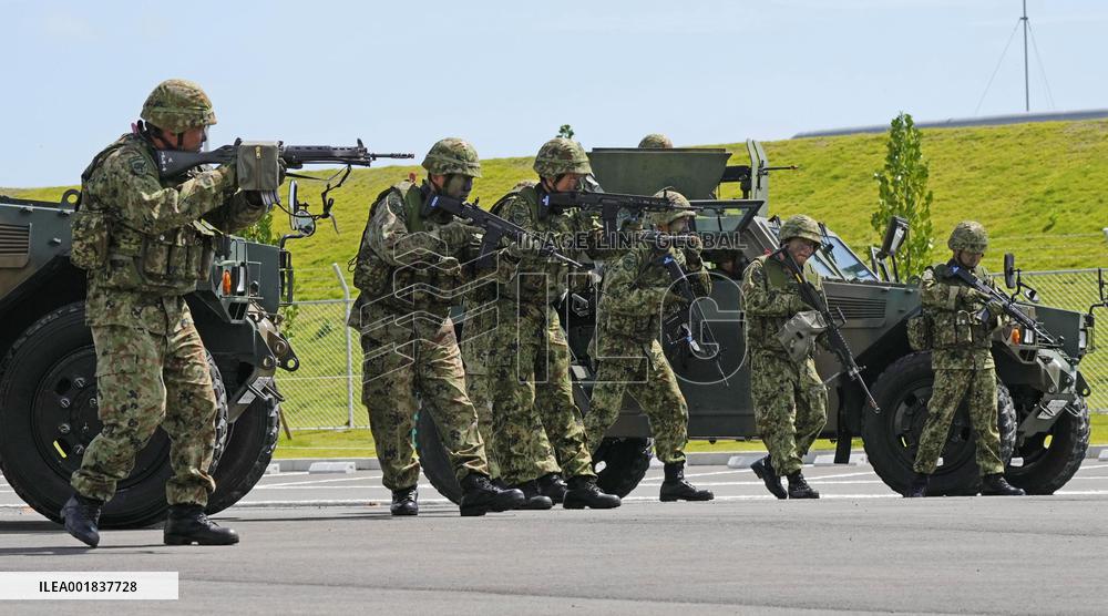 GSDF drill for remote islands defense