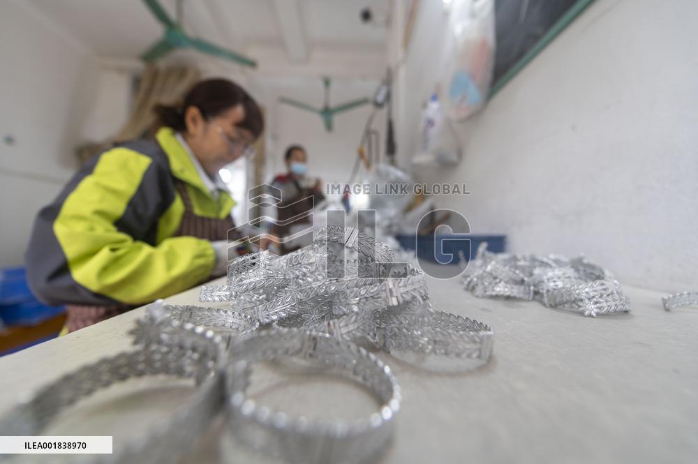 China Manufacturing Industry Ornaments