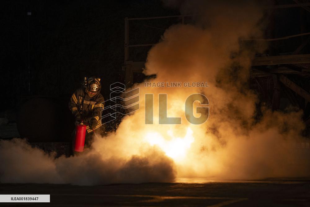 SOUTH AFRICA-JOHANNESBURG-FIREFIGHTERS-TRAINING