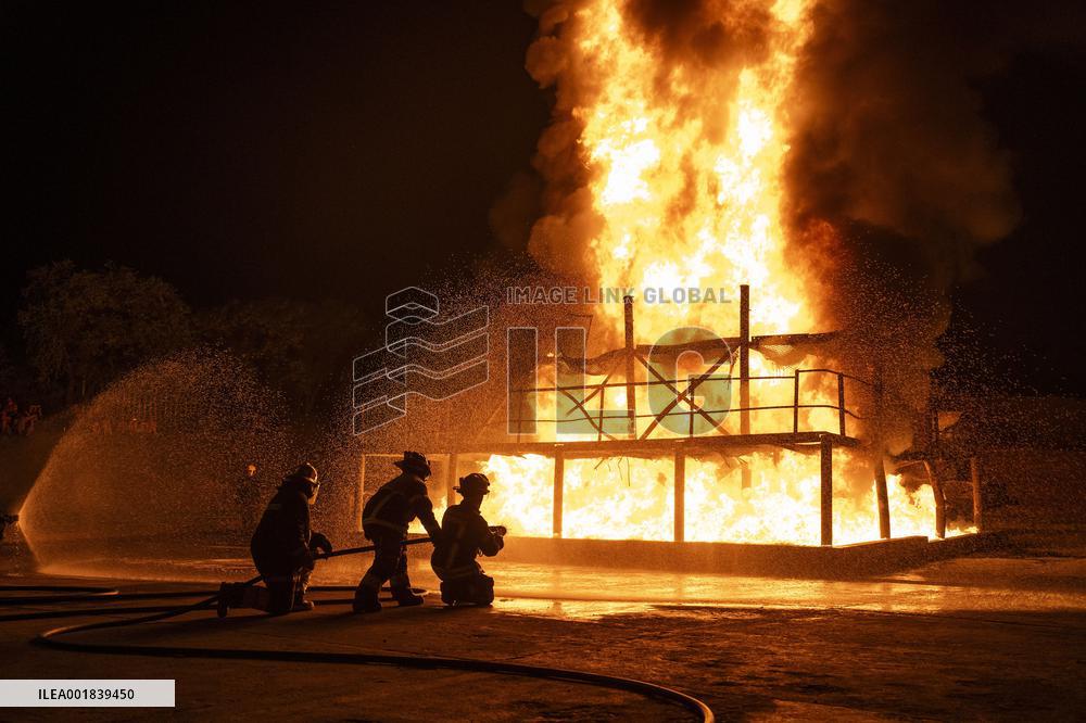 SOUTH AFRICA-JOHANNESBURG-FIREFIGHTERS-TRAINING
