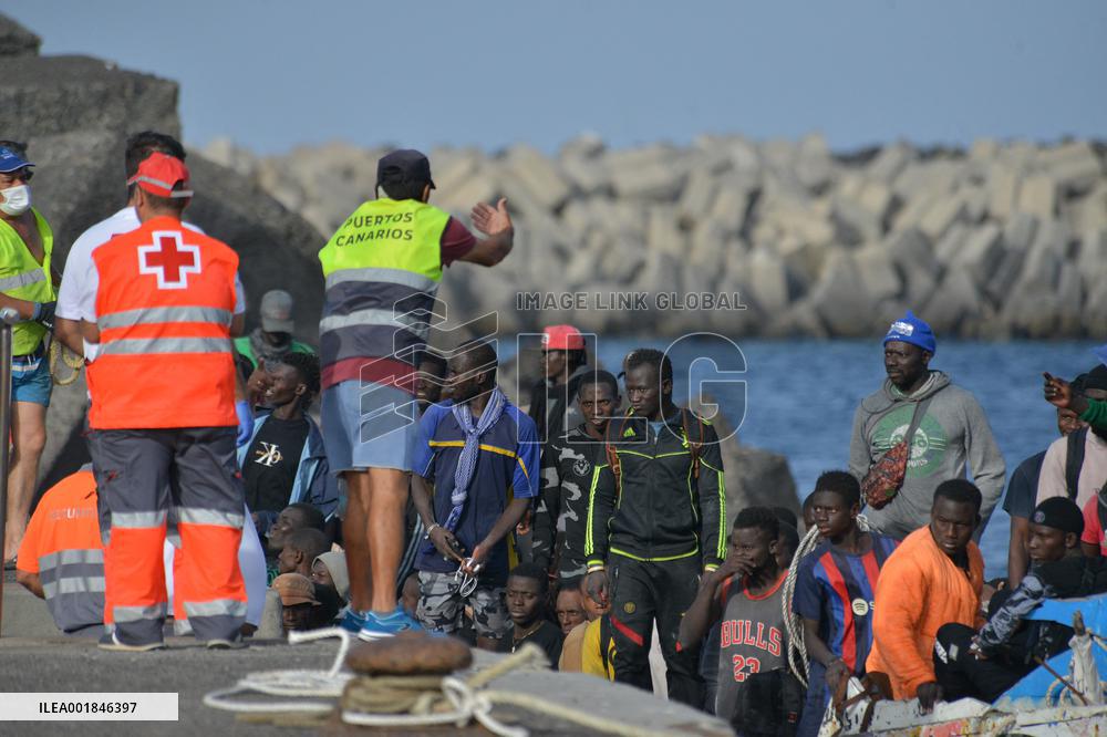 376 Migrants Arrive In El Hierro In Three Small Boats - Spain