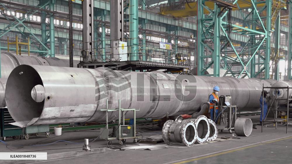 Workers Weld Steel Products in Jingjiang