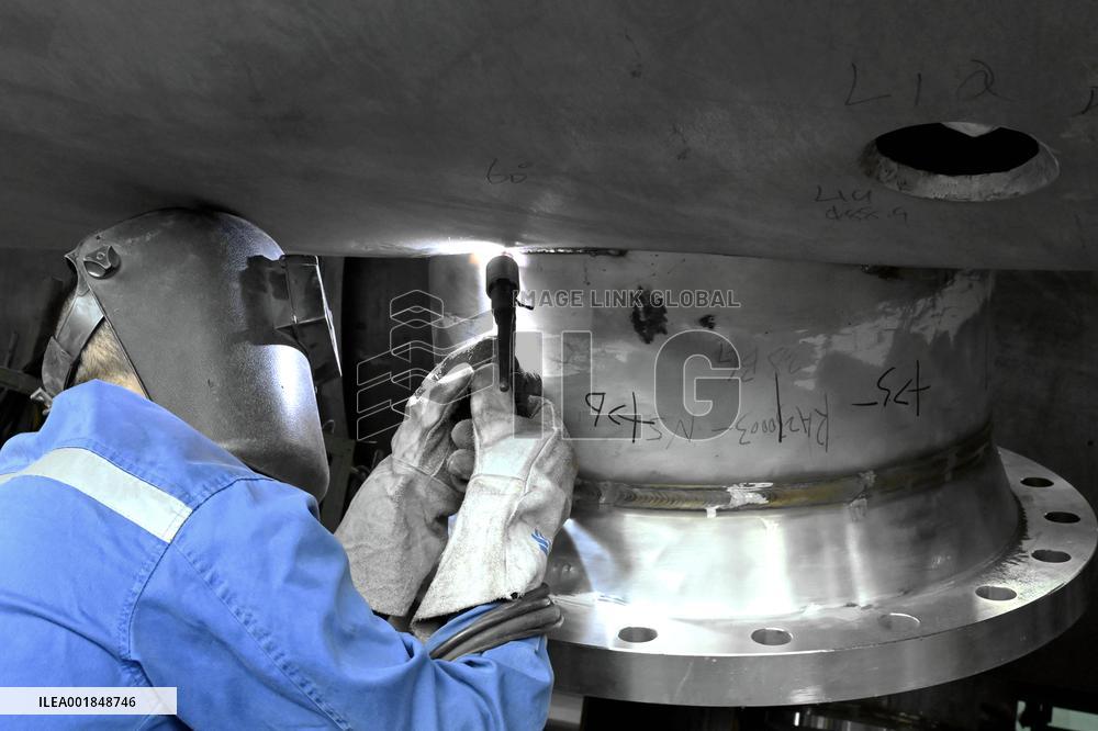 Workers Weld Steel Products in Jingjiang