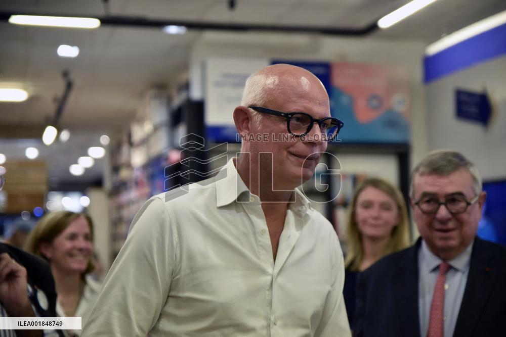 Edouard Philippe Book Signing - Bordeaux