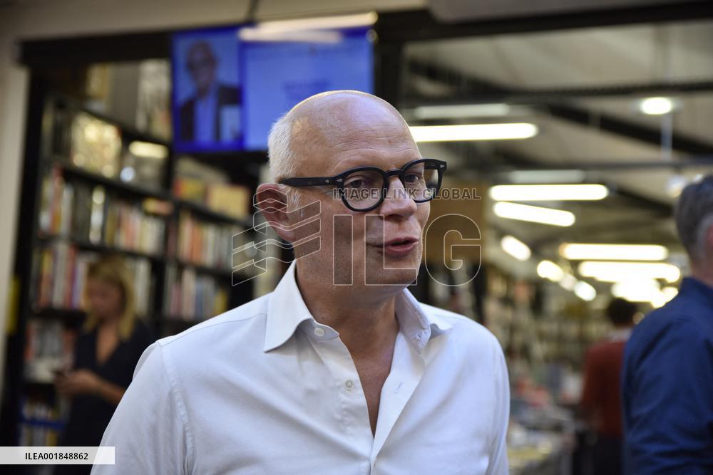 Edouard Philippe Book Signing - Bordeaux