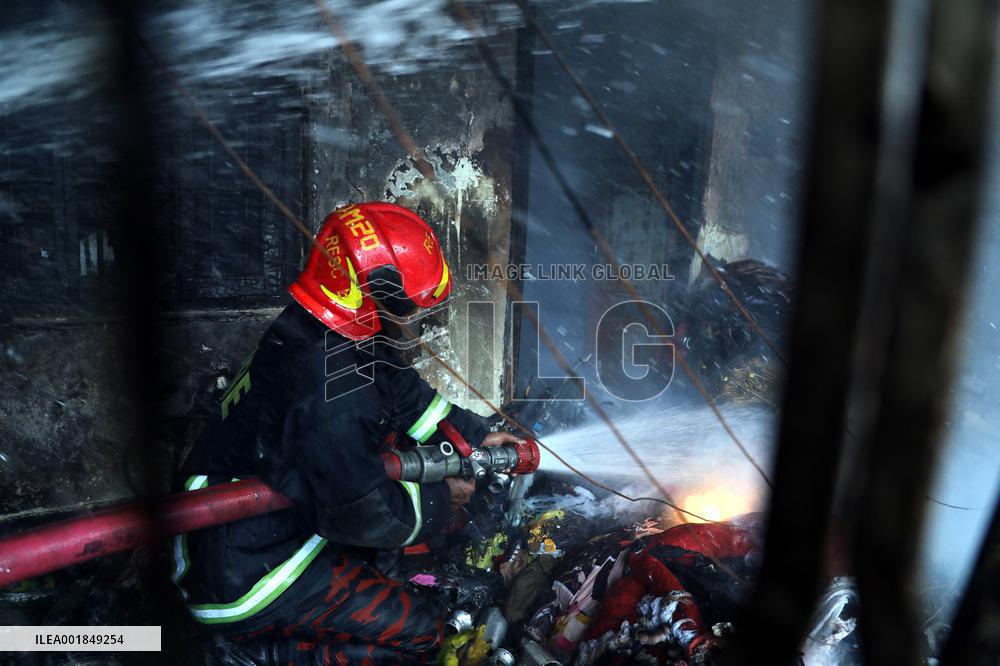Fire Breaks Out At A Kakrail Building - Dhaka