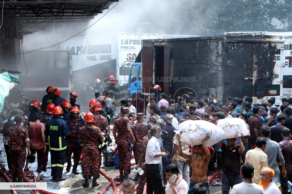 Fire Breaks Out At A Kakrail Building - Dhaka
