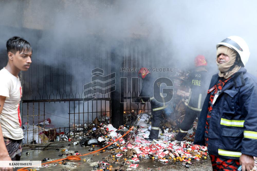 Fire Breaks Out At A Kakrail Building - Dhaka