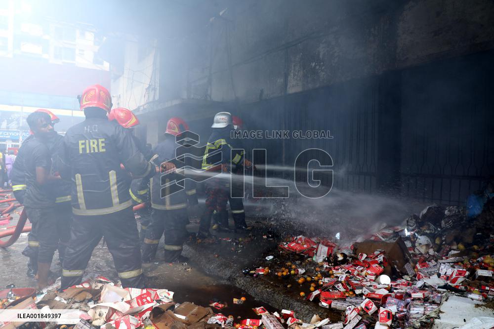 Fire Breaks Out At A Kakrail Building - Dhaka