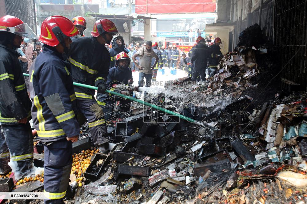 Fire Breaks Out At A Kakrail Building - Dhaka