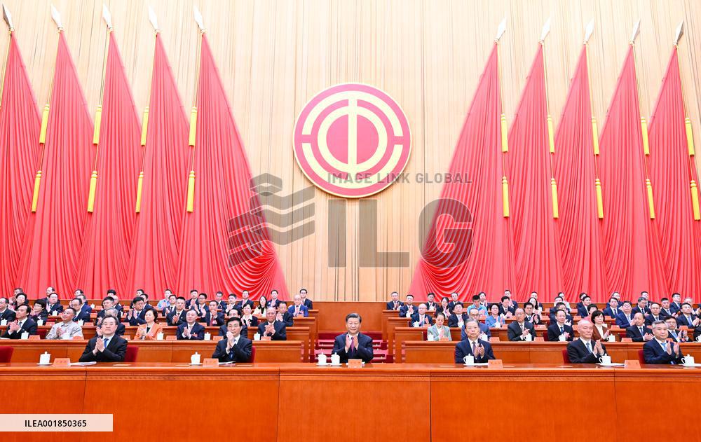 CHINA-BEIJING-XI JINPING-ACFTU-18TH NATIONAL CONGRESS (CN)