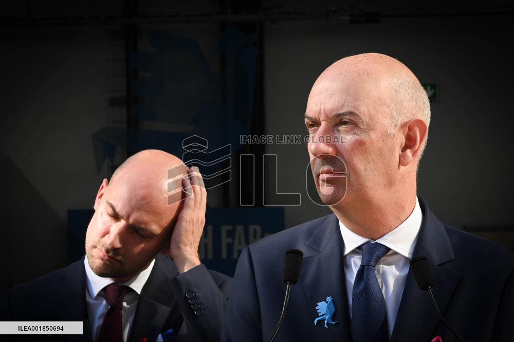 Jean-Noel Barrot And Roland Lescure Visit To Corwave's New Premises - Clichy