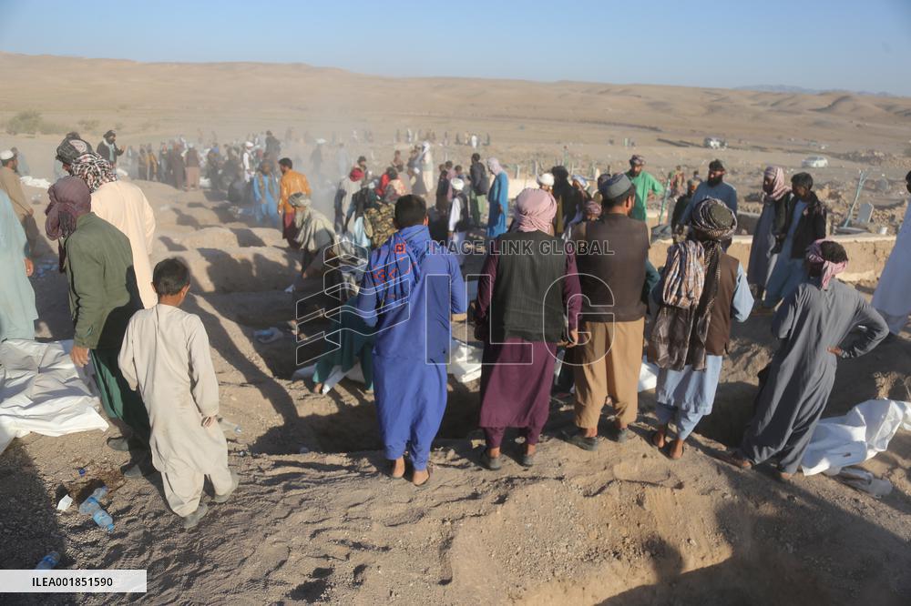 AFGHANISTAN-ZINDAJAN-QUAKE-FUNERAL