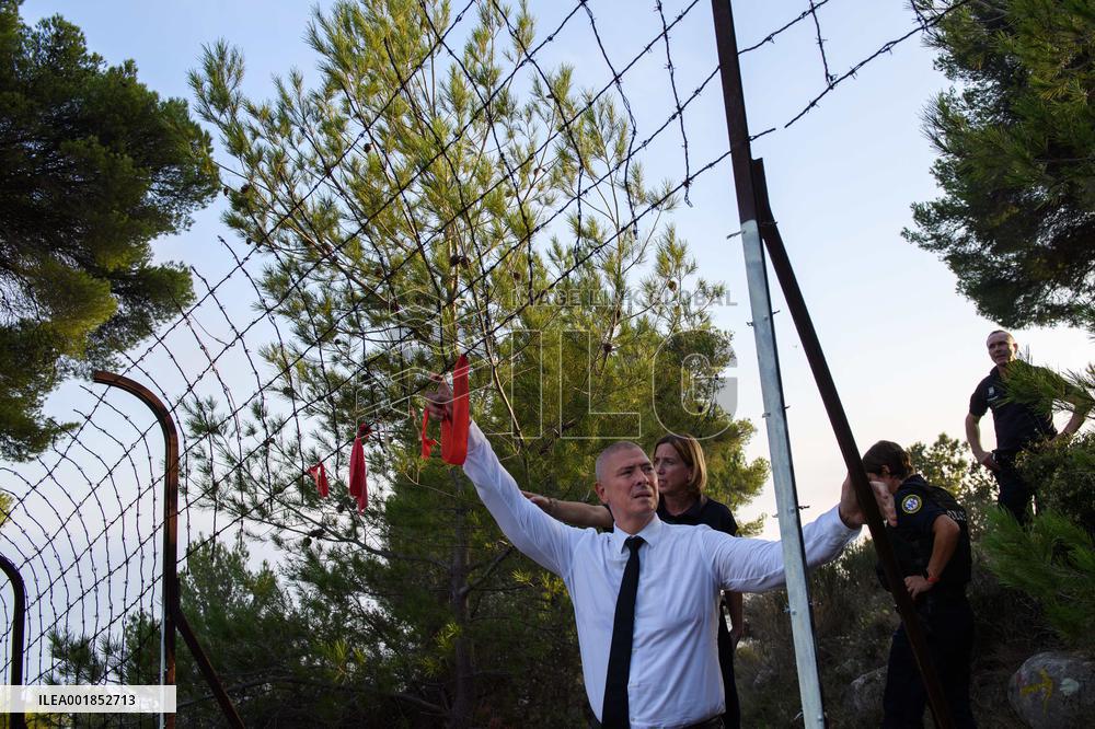 Migrants Controlled At Italian Border - Menton