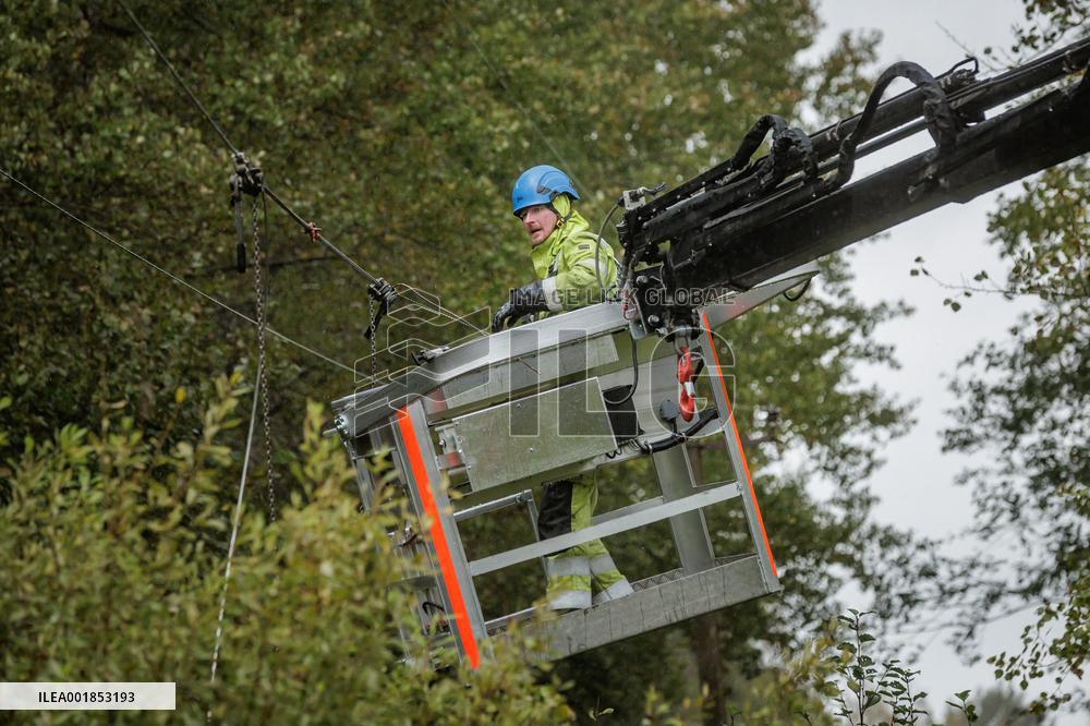 Fixing power outages