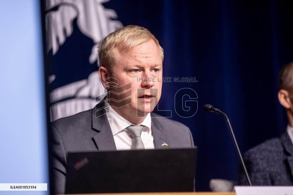 Press conference of vehicle tax
